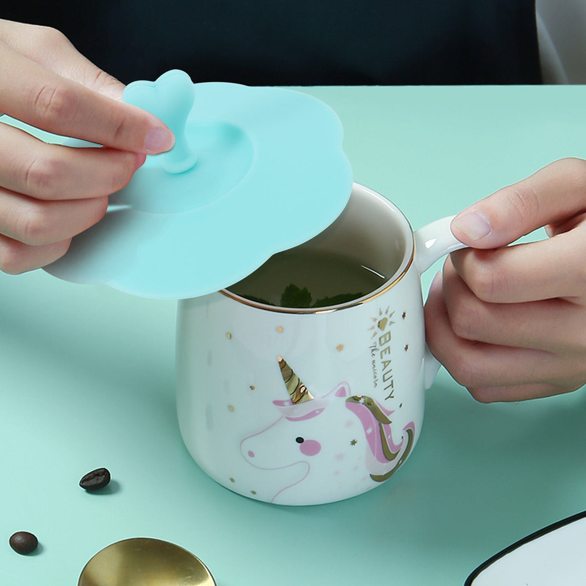 Silicone Mug Lids, Six Airtight Covers with a Heart Tab, 105 mm - Image 2